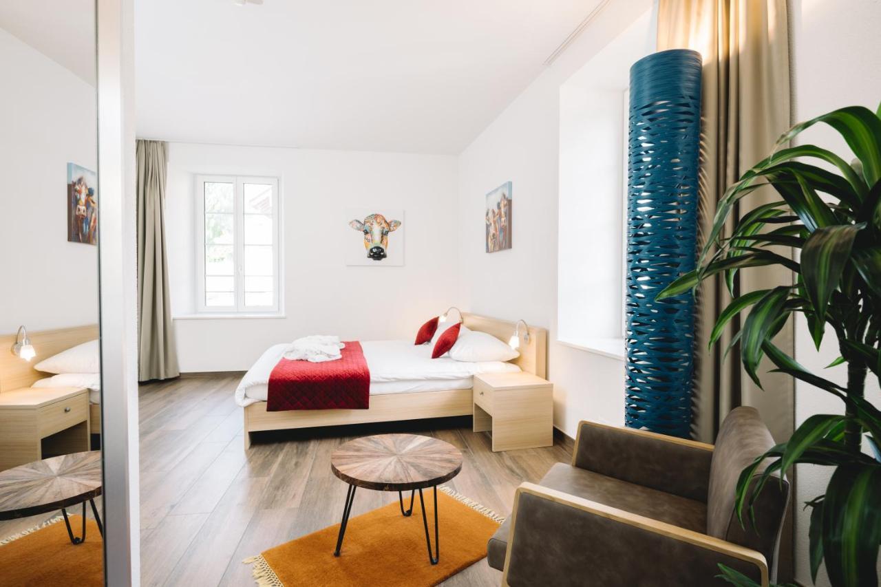 Hotel-Restaurant La Croix D'Or Ballaigues المظهر الخارجي الصورة